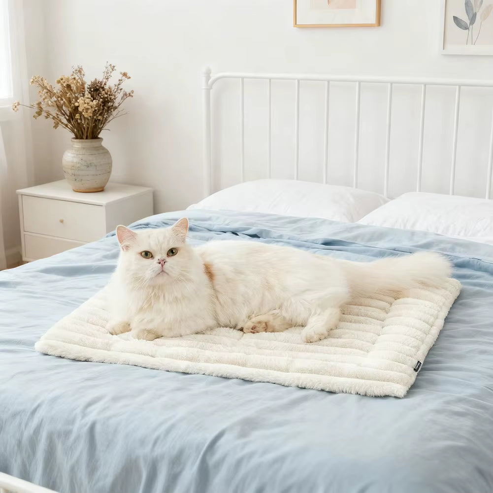 Self-Warming Cat Dog Mat Pet Bed Ultra Soft Fleeces Warm Cozy Comfort Sleeping Mat Universal Machine Washable Pet Furniture